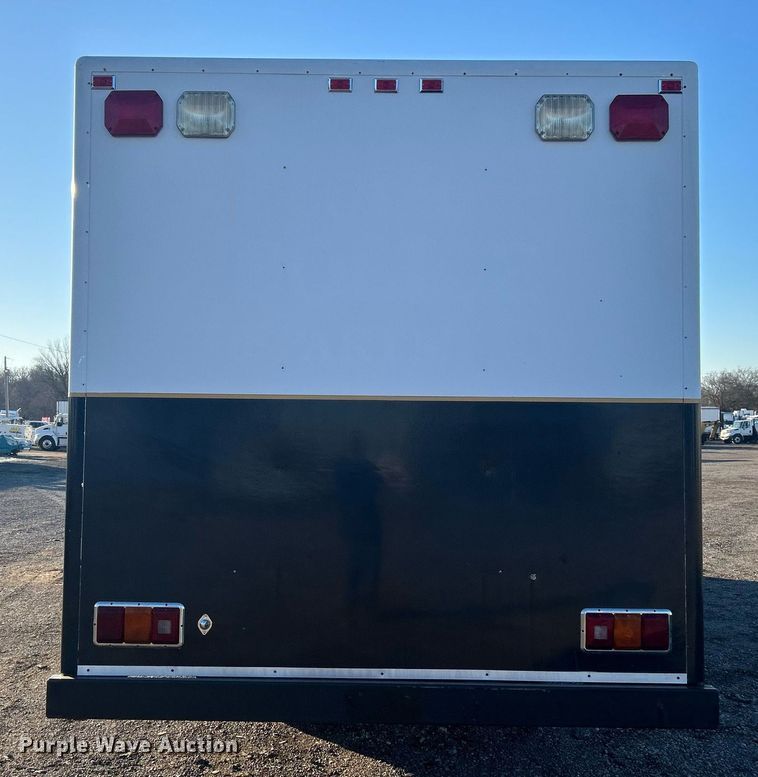 image for item OI9555 1995 GMC Top Kick mobile command center