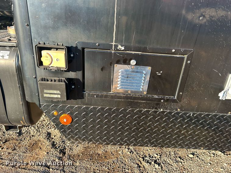 image for item OI9555 1995 GMC Top Kick mobile command center