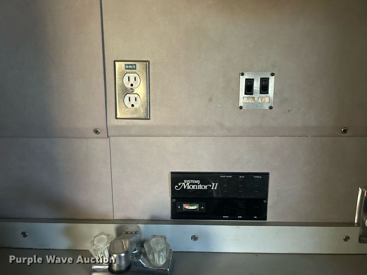 image for item OI9555 1995 GMC Top Kick mobile command center