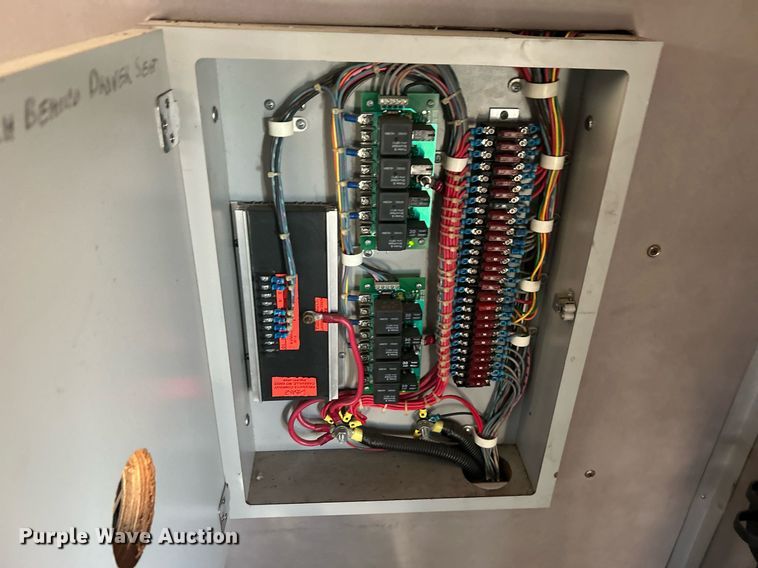 image for item OI9555 1995 GMC Top Kick mobile command center