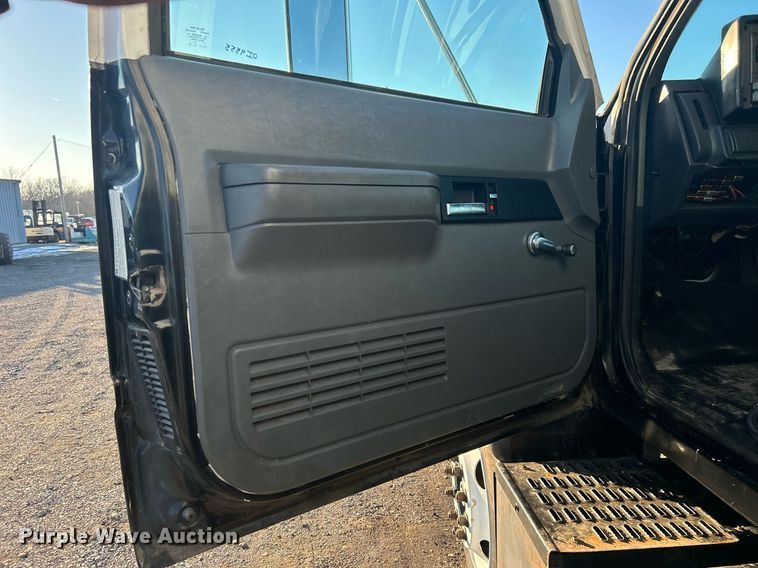 image for item OI9555 1995 GMC Top Kick mobile command center