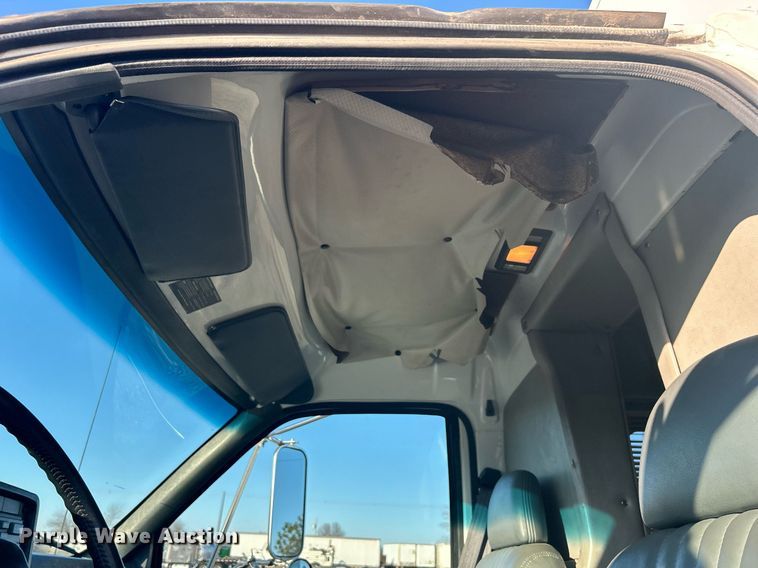 image for item OI9555 1995 GMC Top Kick mobile command center