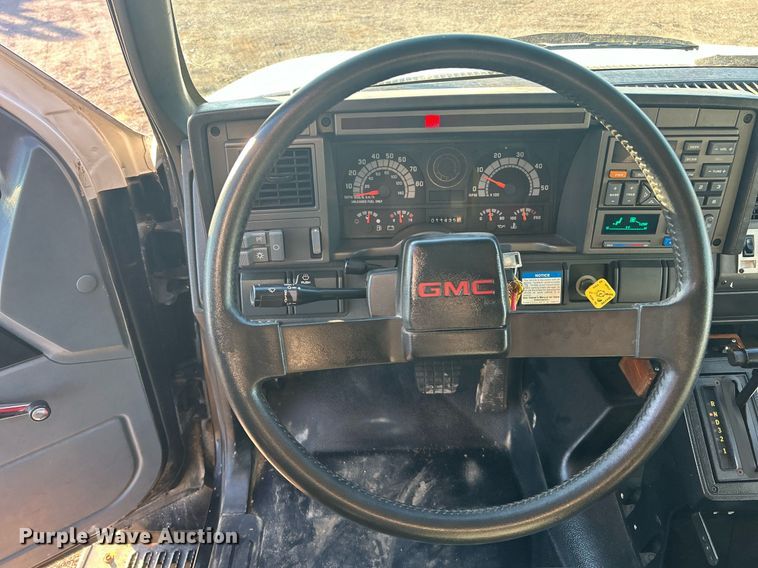 image for item OI9555 1995 GMC Top Kick mobile command center