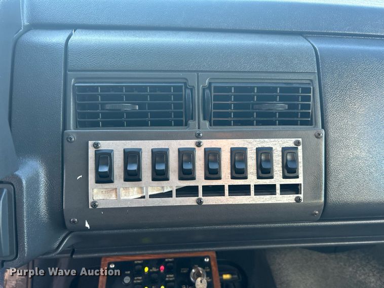 image for item OI9555 1995 GMC Top Kick mobile command center