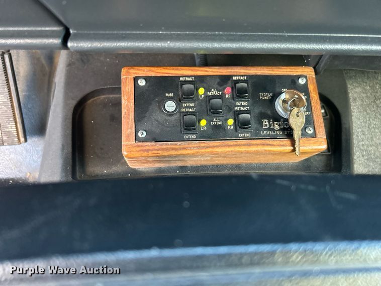 image for item OI9555 1995 GMC Top Kick mobile command center