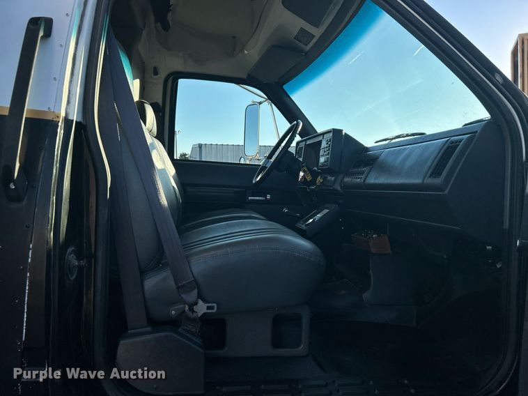 image for item OI9555 1995 GMC Top Kick mobile command center