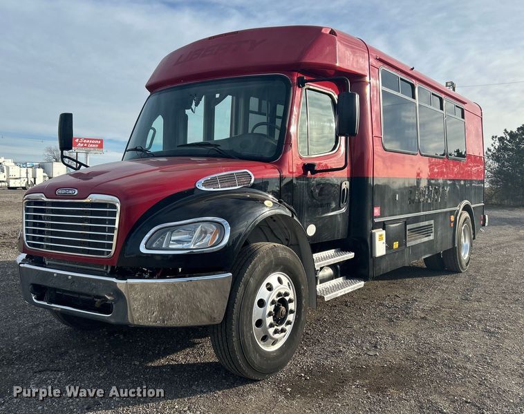 image for item OI9556 2019 Freightliner  Business Class M2 shuttle bus