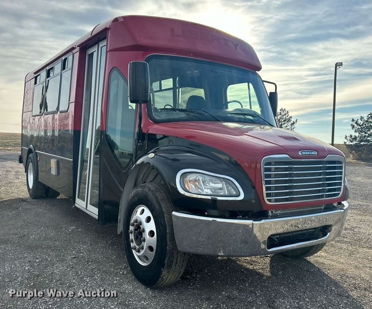 image for item OI9556 2019 Freightliner  Business Class M2 shuttle bus