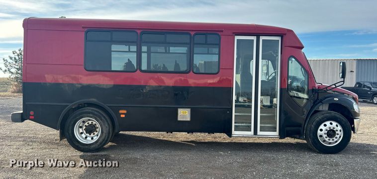 image for item OI9556 2019 Freightliner  Business Class M2 shuttle bus