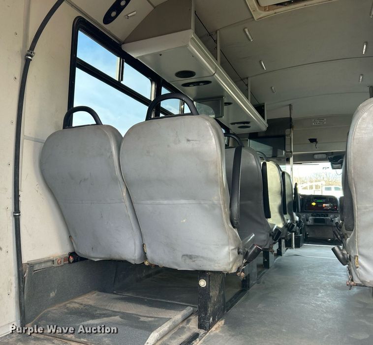 image for item OI9556 2019 Freightliner  Business Class M2 shuttle bus