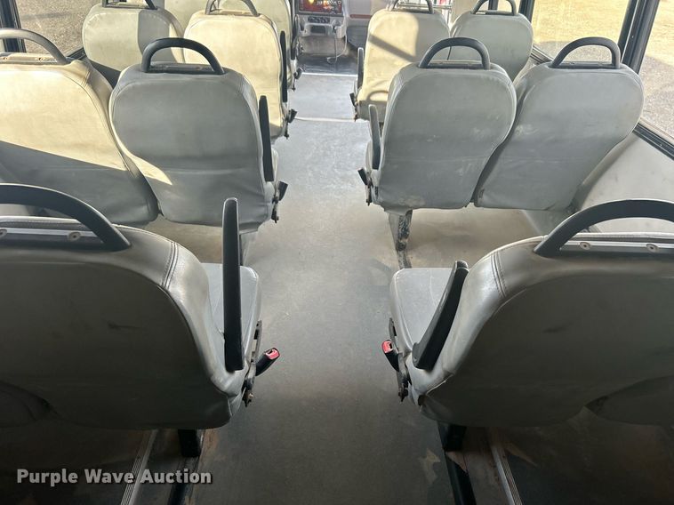 image for item OI9556 2019 Freightliner  Business Class M2 shuttle bus