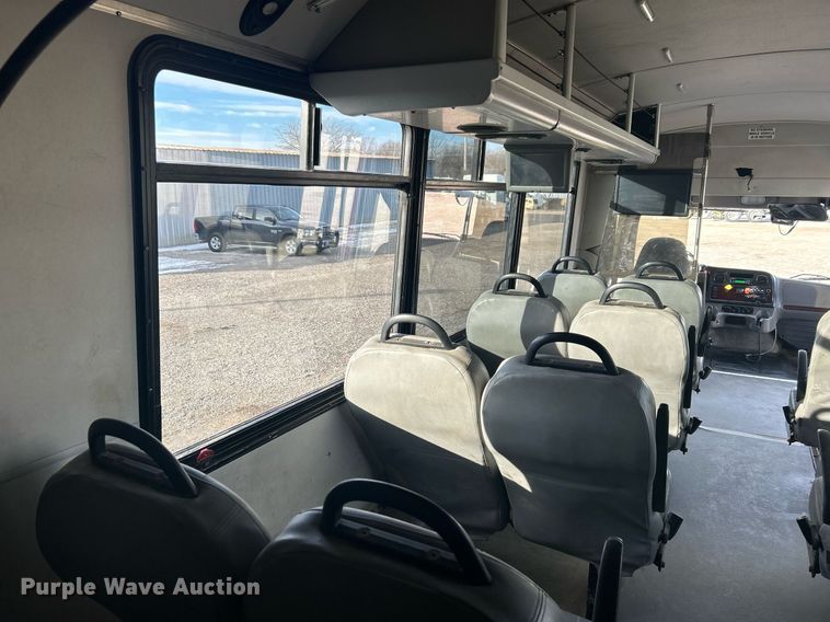 image for item OI9556 2019 Freightliner  Business Class M2 shuttle bus