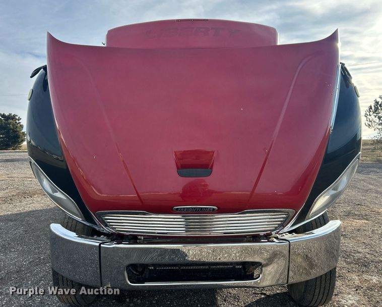 image for item OI9556 2019 Freightliner  Business Class M2 shuttle bus