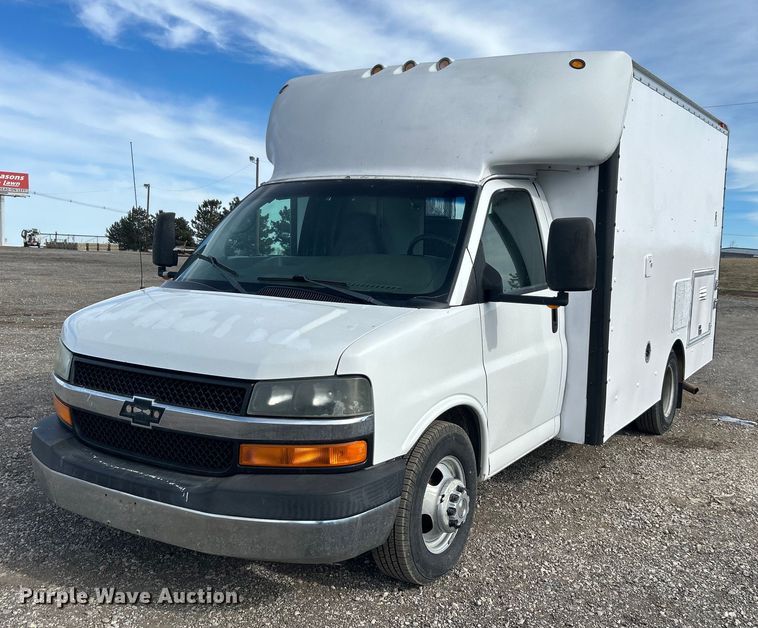 image for item OI9562 2006 Chevrolet Express food truck