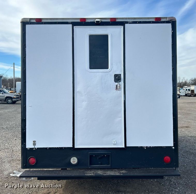 image for item OI9562 2006 Chevrolet Express food truck