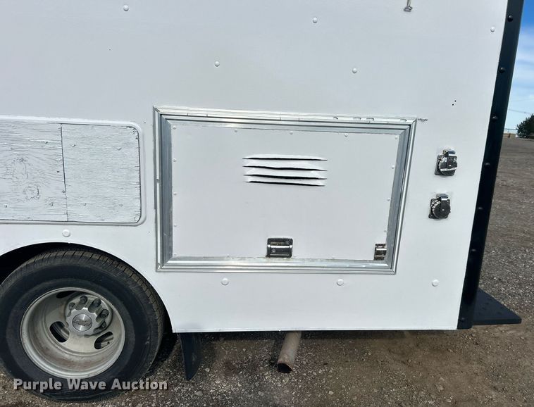 image for item OI9562 2006 Chevrolet Express food truck