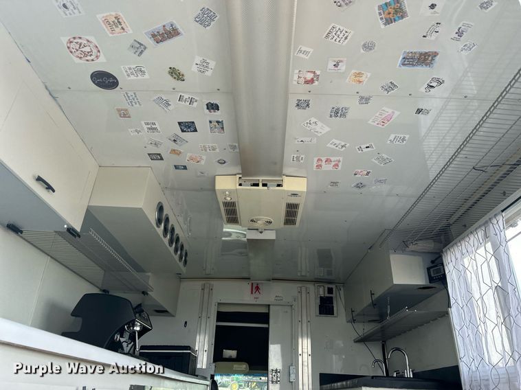 image for item OI9562 2006 Chevrolet Express food truck