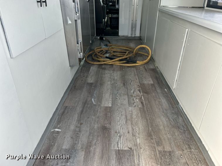 image for item OI9562 2006 Chevrolet Express food truck