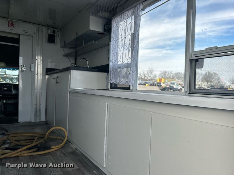 image for item OI9562 2006 Chevrolet Express food truck