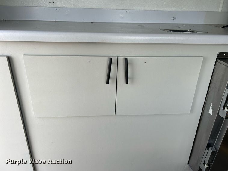 image for item OI9562 2006 Chevrolet Express food truck