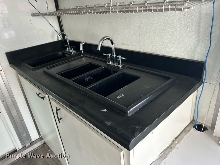 image for item OI9562 2006 Chevrolet Express food truck