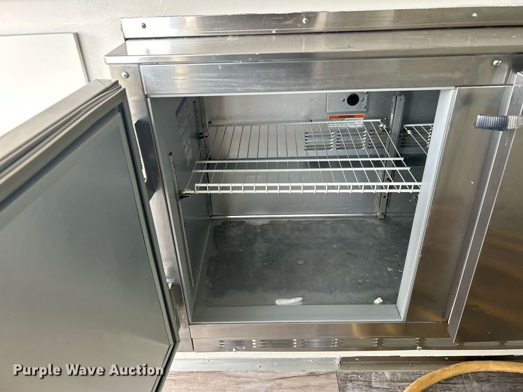 image for item OI9562 2006 Chevrolet Express food truck