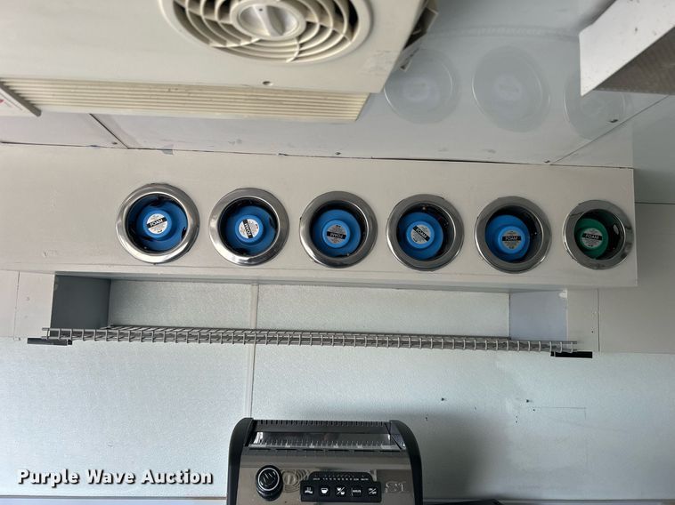 image for item OI9562 2006 Chevrolet Express food truck