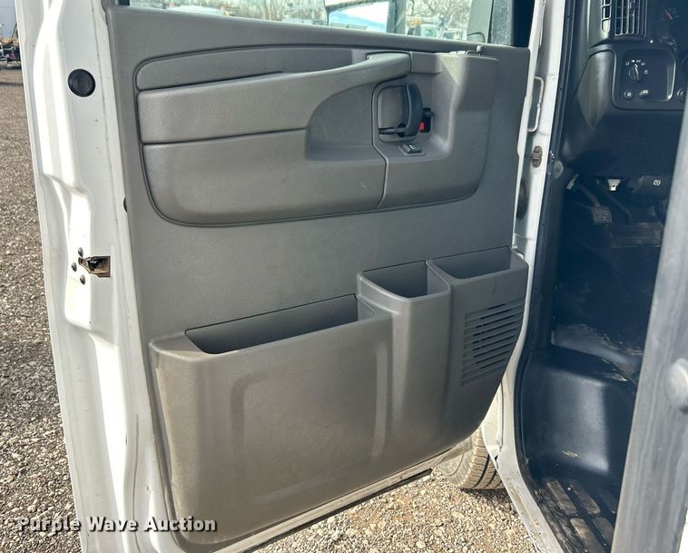 image for item OI9562 2006 Chevrolet Express food truck