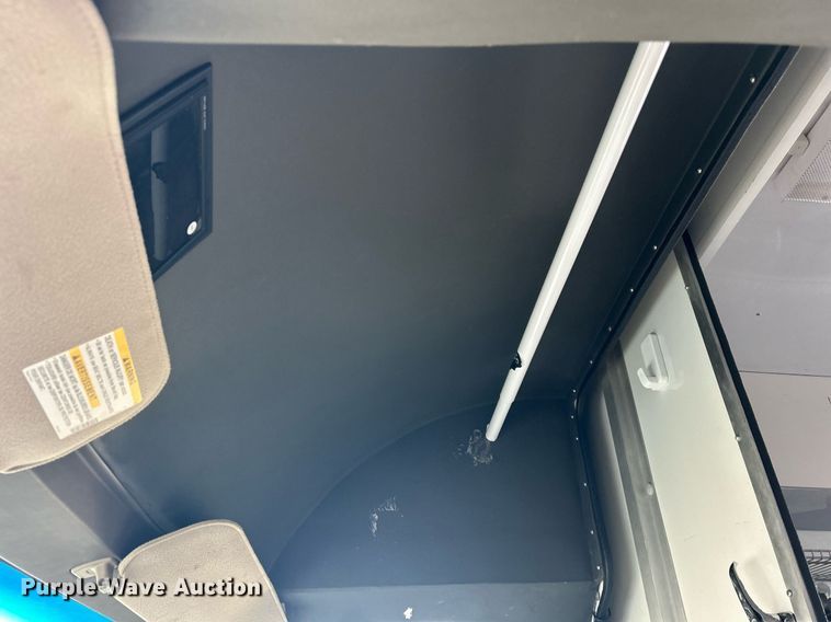 image for item OI9562 2006 Chevrolet Express food truck