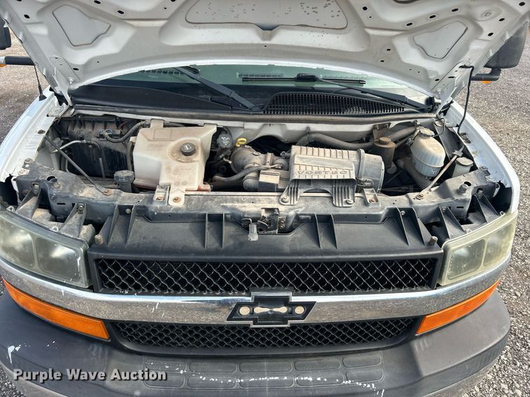 image for item OI9562 2006 Chevrolet Express food truck