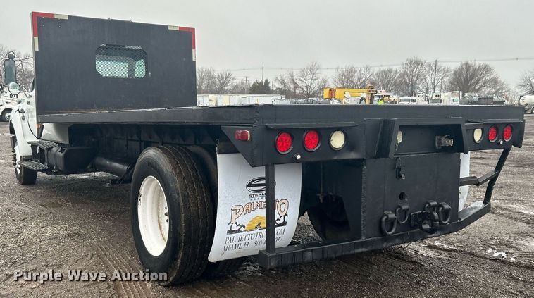 image for item OI9564 2007 Ford F750 Super Duty flatbed truck