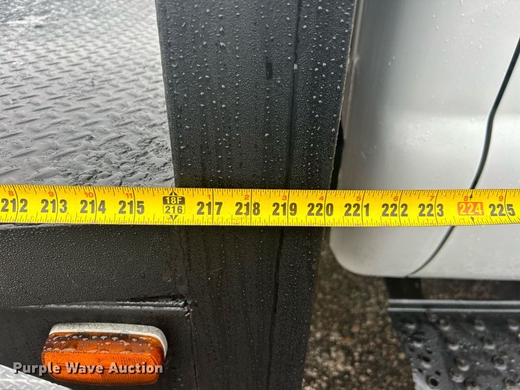 image for item OI9564 2007 Ford F750 Super Duty flatbed truck