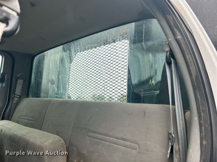 image for item OI9564 2007 Ford F750 Super Duty flatbed truck