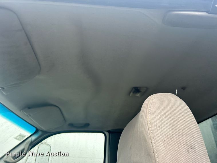 image for item OI9564 2007 Ford F750 Super Duty flatbed truck