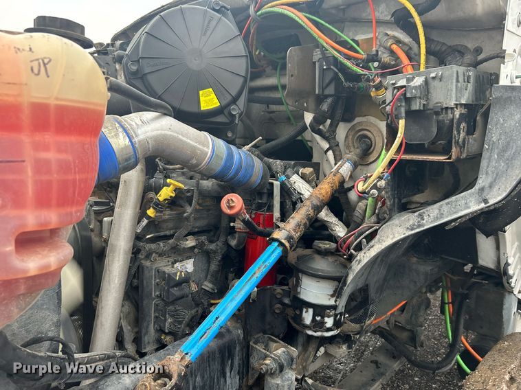 image for item OI9564 2007 Ford F750 Super Duty flatbed truck