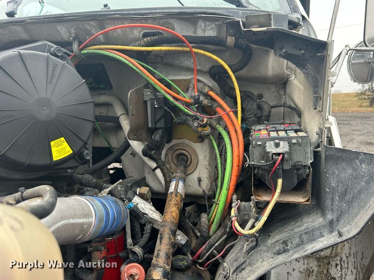 image for item OI9564 2007 Ford F750 Super Duty flatbed truck