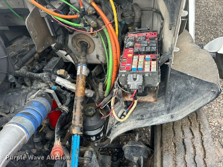 image for item OI9564 2007 Ford F750 Super Duty flatbed truck