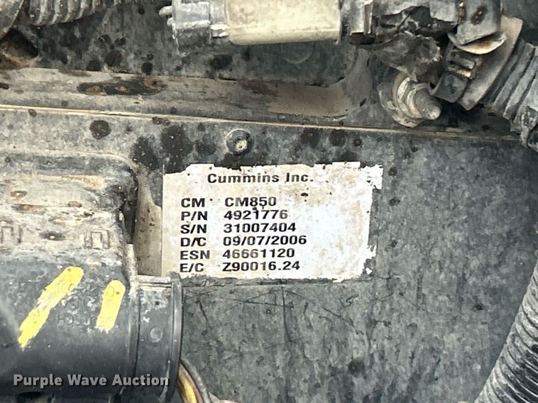 image for item OI9564 2007 Ford F750 Super Duty flatbed truck