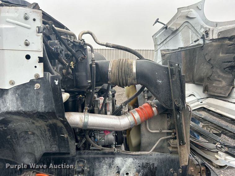 image for item OI9564 2007 Ford F750 Super Duty flatbed truck