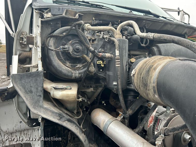 image for item OI9564 2007 Ford F750 Super Duty flatbed truck