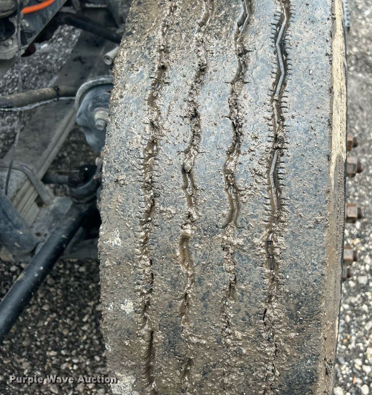 image for item OI9564 2007 Ford F750 Super Duty flatbed truck