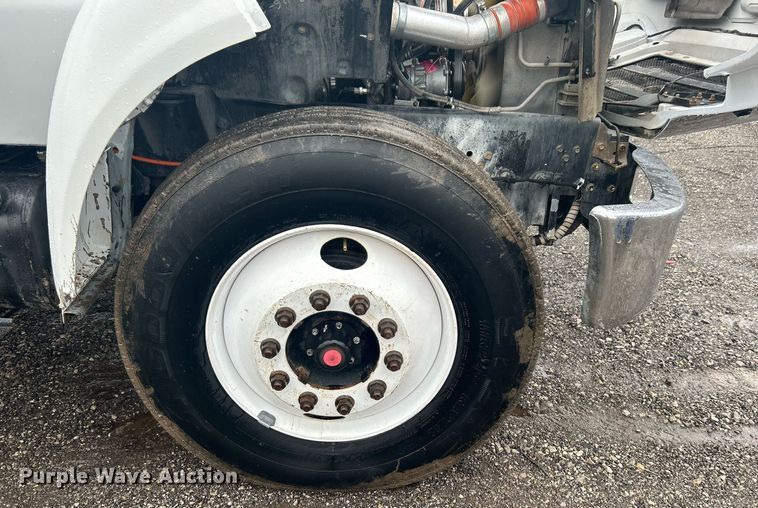 image for item OI9564 2007 Ford F750 Super Duty flatbed truck