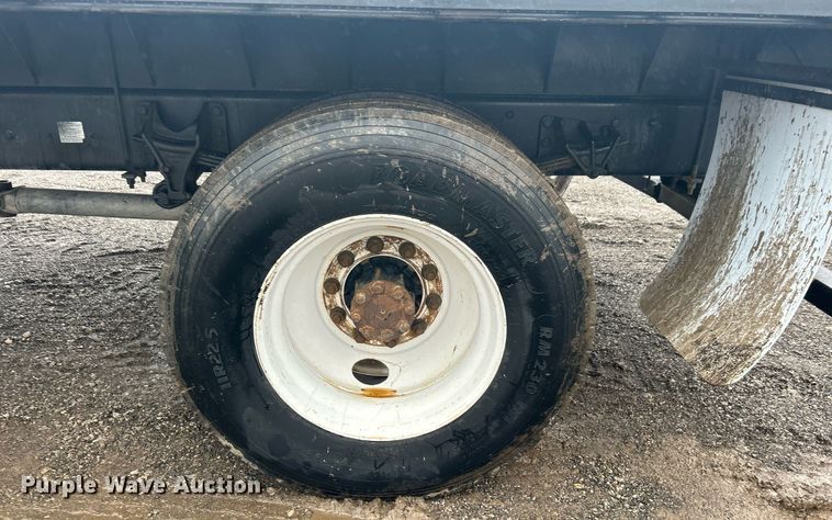 image for item OI9564 2007 Ford F750 Super Duty flatbed truck