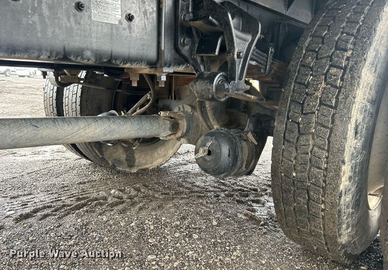 image for item OI9564 2007 Ford F750 Super Duty flatbed truck