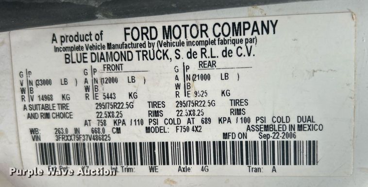 image for item OI9564 2007 Ford F750 Super Duty flatbed truck