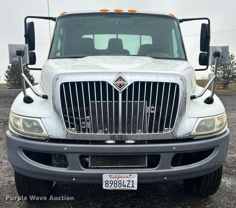 image for item OI9565 2010 International  4300 SBA rollback truck