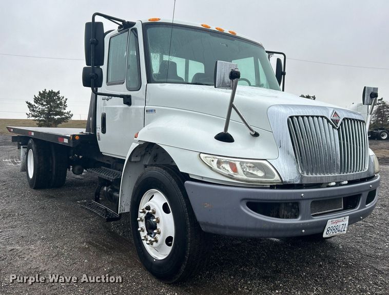 image for item OI9565 2010 International  4300 SBA rollback truck