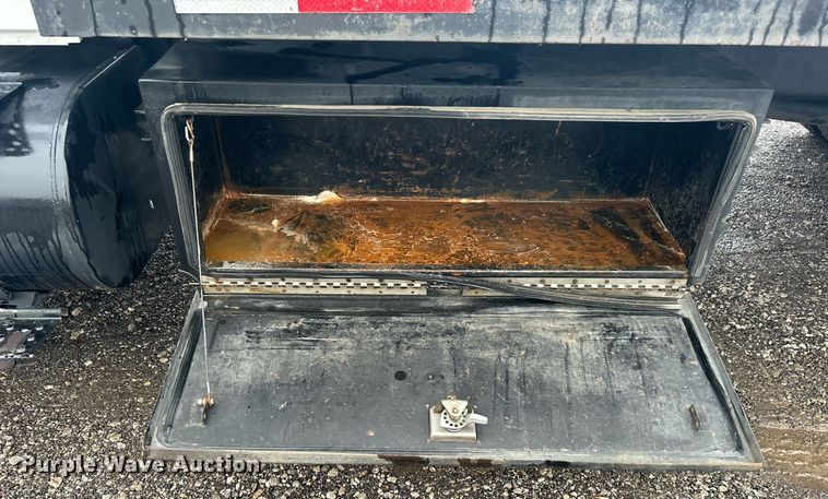 image for item OI9565 2010 International  4300 SBA rollback truck