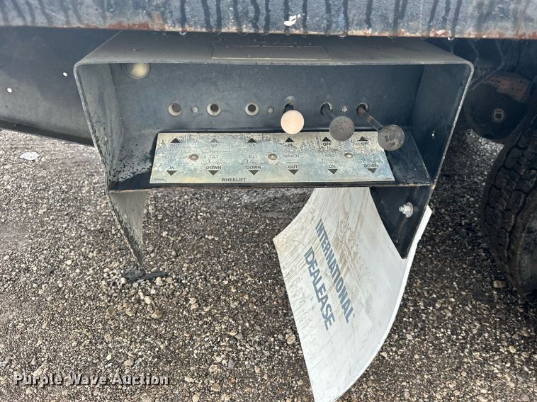 image for item OI9565 2010 International  4300 SBA rollback truck