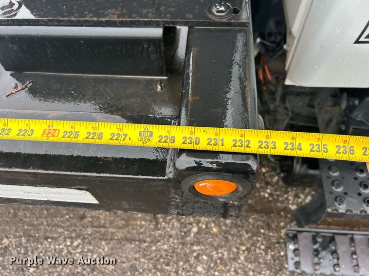 image for item OI9565 2010 International  4300 SBA rollback truck